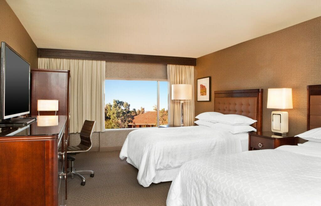 Sheraton Phoenix Airport Hotel Double Room
